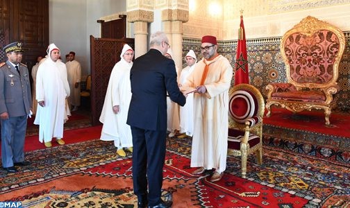 صورة صاحب الجلالة الملك محمد السادس يستقبل عدد من السفراء الأجانب